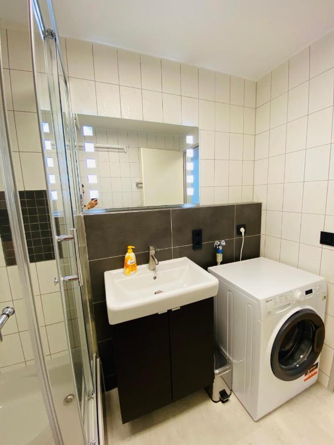 Outletcity Apartment Ferienwohnung Metzingen Метцинген Экстерьер фото