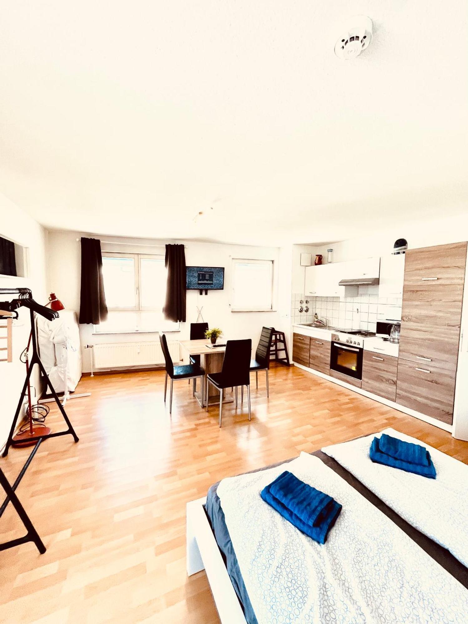 Outletcity Apartment Ferienwohnung Metzingen Метцинген Экстерьер фото